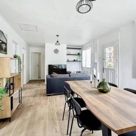 Spacieux appartement à 15 minutes de la gare, hotel in Neuilly-Plaisance