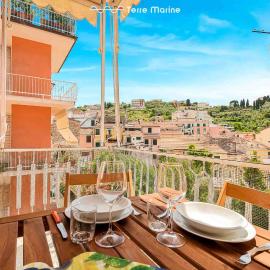 Inside Lerici, free Parking
