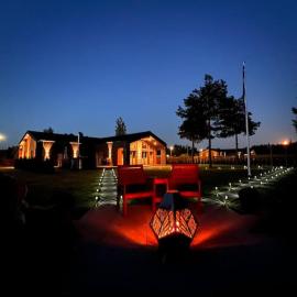 Kolmnurga Villa, hotel a Audru