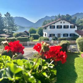 슐리에르제에 위치한 호텔 Ferienhaus "Seeblick" direkt am Schliersee