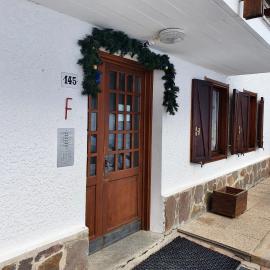 La casa nel verde, un nido accogliente con vista, hotell i Folgarida