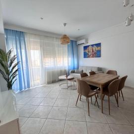 Sea Breeze V Apartment, hotel di Perea