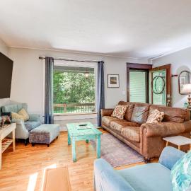 Blacksburg Hideaway w/ Hot Tub ~ 5 Mi to Campus!, hotel a Blacksburg