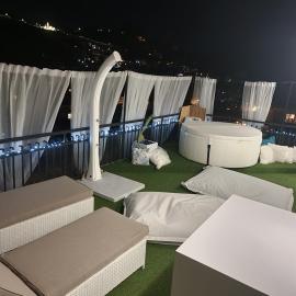 Appartamento Rapallo Sky Garden Maria Jose Liguria - Attico vista mare - Terraces - 2 bagni- 2 Camera da Letto - Box, Wi-fi, Idromassaggio Free inteiro Attico per Voi, con Ascensore, hotel em Rapallo