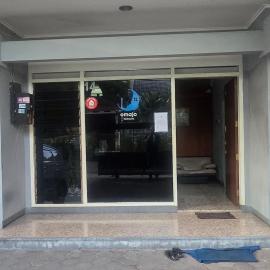 Omajo bedrooms, hotell i Semarang