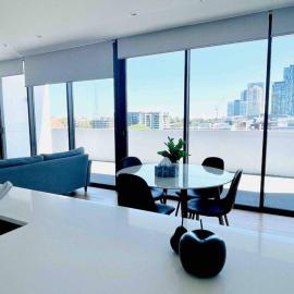 Stylish Chatswood 2BR Apartment with 3 Beds, Gym, Near Metro, hotel in Sydney