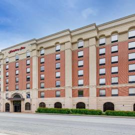 Hampton Inn Pikeville، فندق في بيكيفيل