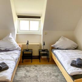 Monteurwohnungen Wiednitz, Einzelbetten, Küche, Parkplatz, hotel en Wiednitz