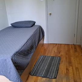 Le1226-Private Room 2 with Free WIFI and Parking, hotel in Edmundston