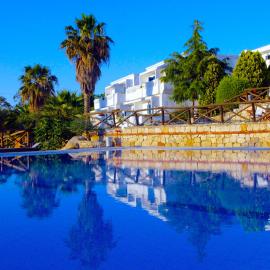 Agionissi Resort โรงแรมในอาโมเลียนี