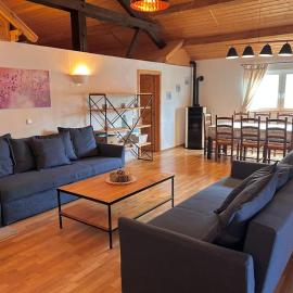 "Domaine de la Mance" - Grand gîte avec terrasse, jardin et bain nordique inclus, hotel v destinácii Vitrey