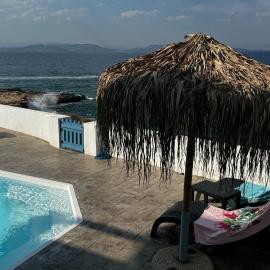NV seafront Villa with private pool & NV seafront luxury suites no pool acces - Aegina, Hotel in Áyioi