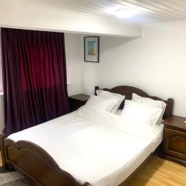 Quiet home, hotel in Denderleeuw