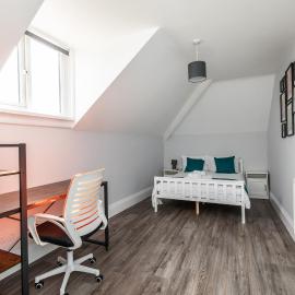 Dove Court Travel Lodge 7 - Top Floor Double Bedroom