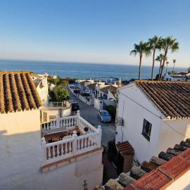 Ardhraubu Villa, Terra Cotta & Very Close to Sea, hotel in La Cala de Mijas