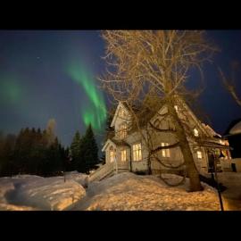 Unik Villa sentralt i Tromsø, hotel em Guleng