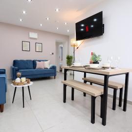 Modern 3 Bedroom Apartment With Parking - Sleeps 5 - Swansea - Close to M4 - 15 Mins To City Centre - By EKLIVING LUXE Short Lets & Serviced Accommodation