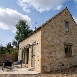 Crooked Cottage in picturesque Upper Oddington - Pass the Keys, hotelli kohteessa Adlestrop