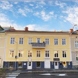 Sekelskiftescharm i Hjärtat av Strömstad, 4 bäddar - Historic Charm, for 4 Guests