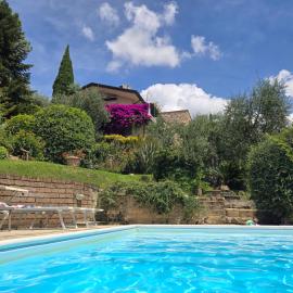Il Pino - Private Villa with Pool & Stunning Views