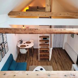 Modernes 1-Zimmer-Apartment mit Galerie-Schlafkoje im skandinavischen Stil, hotel em Ostenfeld