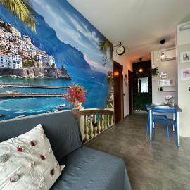 IL GABBIANO Savona "Luxury House" - WiFi, Parking, Shopping Center, hotel in Savona