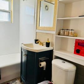 Beautiful 3 bed room apartment, hótel í Buffalo