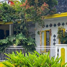 Banana Homestay, מלון בבניוואנגי