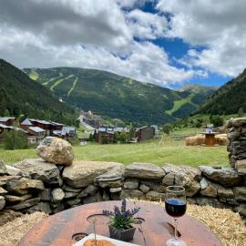 Paisajes de ensueño en magnífico duplex, Siscaro 310 - HUT-8217, hotel en Incles