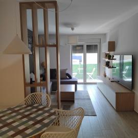 Lovely one bedroom apartment, hotel u gradu Ub