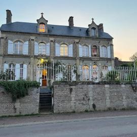 Les Anges, hotel Oneux városában