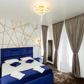E Hotel Unic - Braniștea, hotel di Şendreni