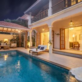 ELIVAAS Signature 4 BHK with Pvt pool & Bar - PinkSky
