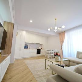 FLH - SIBIU - The Evolution LUXURY Apt - 2 Bedrooms, 1 Livingroom, 2BA with 3 ACs Units and Panoramic view - Sleeps 6 - Shopping City Mall