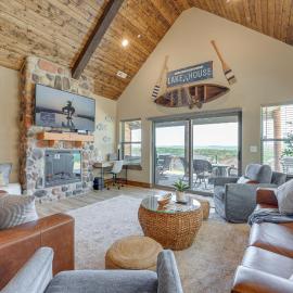 Branson Log Cabin Near Silver Dollar City & Lake!