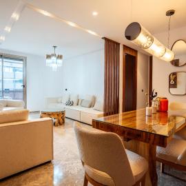 Élégance Urbaine Casa Finance city، فندق في LʼOasis