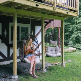 Iron Gate Chalet - 5 Minutes to Smugglers Notch!, ξενοδοχείο σε Cambridge