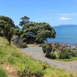 OCEANSIDE - Exclusive & private - Castaway Cottage, hotel in Tuateawa