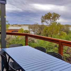 Clayton Bay Riverside Holiday Park, hotel a Clayton Bay