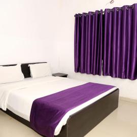 Ibis Rooms Times World Althan, hotel em Surat