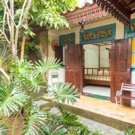 Vintage Room 1 in Joglo House By penggemarlawas