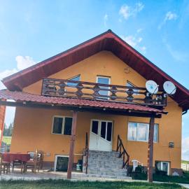 Casa Ella, Hotel in Rişca