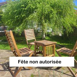 J1 St-Quentin-en -Yvelines Studio en Rez de jardin avec parking, hotell sihtkohas Trappes