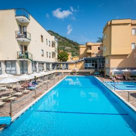 Casa Vacanza San Pietro, hotell sihtkohas Maiori