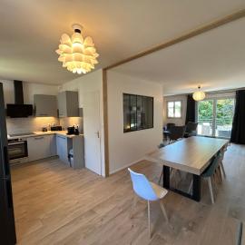 Maison avec jardin, hotel em Buxy