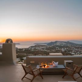 Luna Santorini Suites, hotel sa Pyrgos