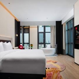 Radisson Red Yangzhou Slender West Lake, hotelli kohteessa Yangzhou