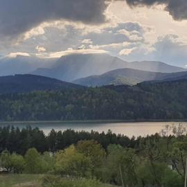 The View - Lake Resort & Spa, hotel en Rugineşti