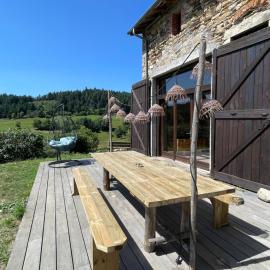 Ancienne étable - En Pleine campagne française, hotel i Champagnac-le-Vieux