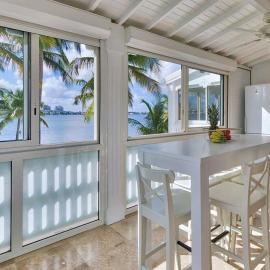 LA VIDA - Duplex on the beach, Hotel in Baie Nettle